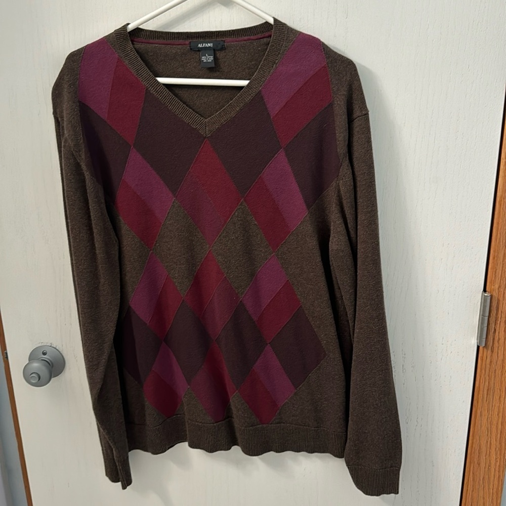 Men’s Alfani Large V Neck Sweater